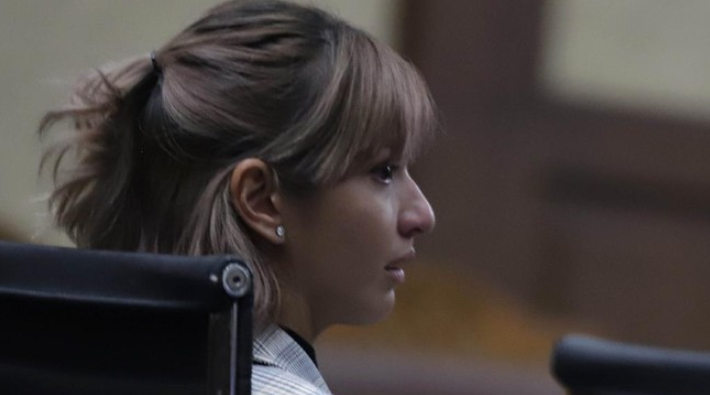 Kaget Dituntut 12 Tahun di Kasus Narkoba, Nia Ramadhani Nangis